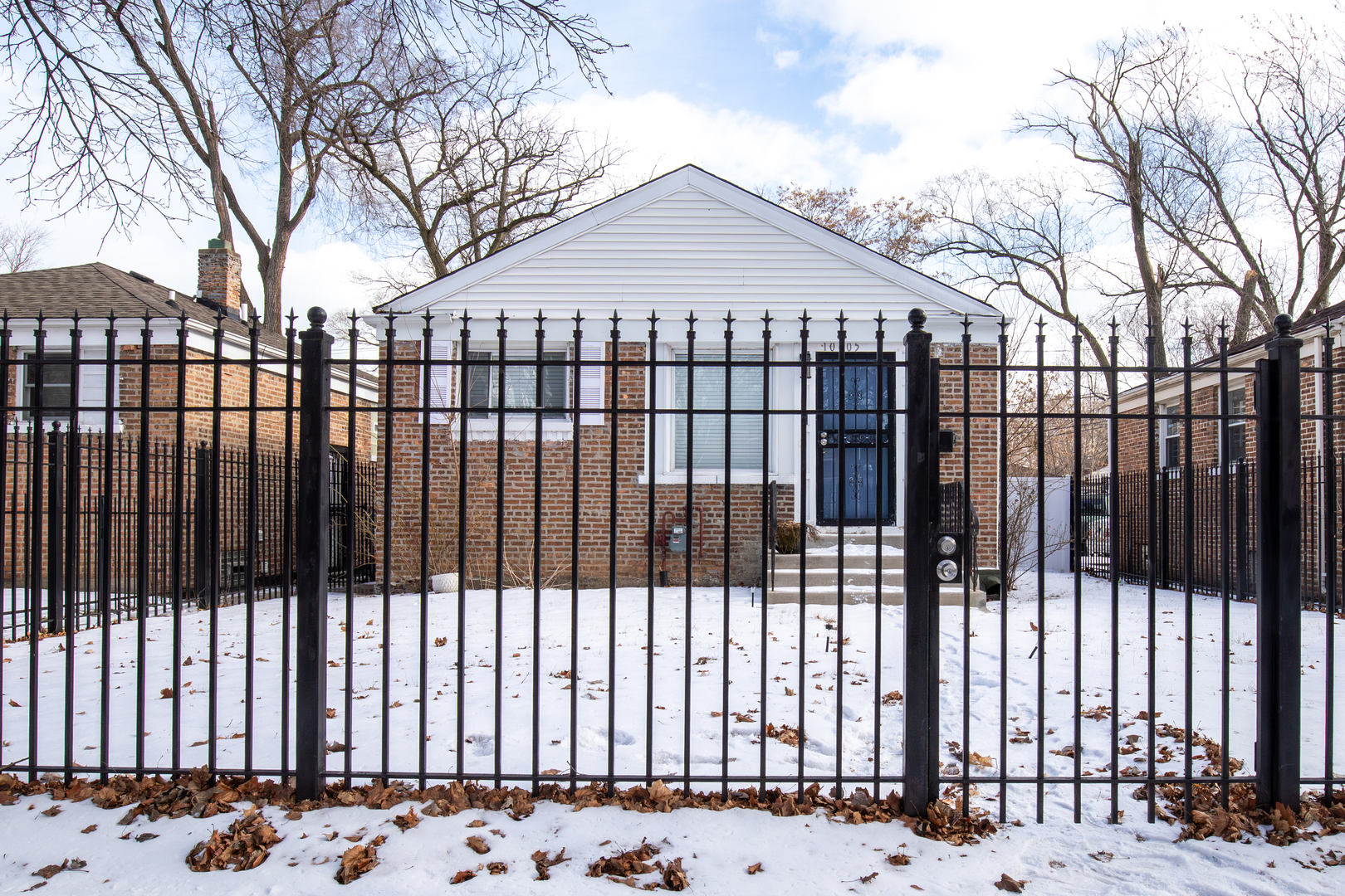 10005 South Calhoun Avenue Chicago IL 60617