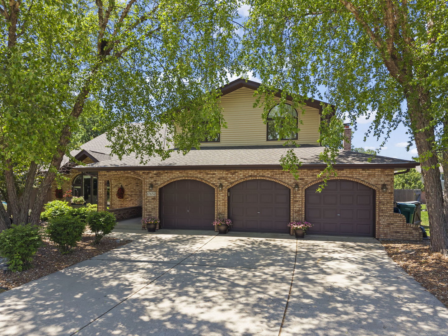 17652 Crestview Court Orland Park IL 60467