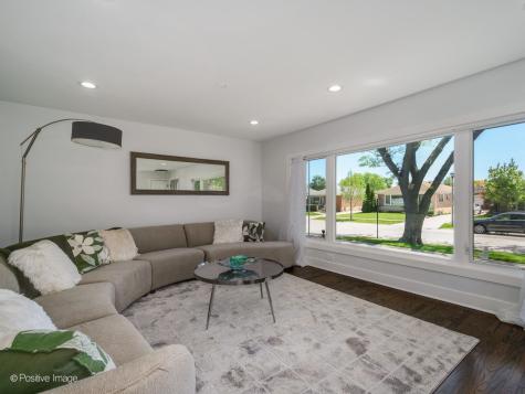 5720 Reba Street Morton Grove IL 60053