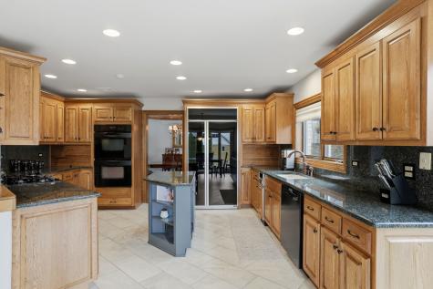 33 West Eureka Drive Lemont IL 60439