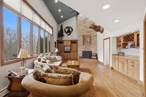 33 West Eureka Drive Lemont IL 60439