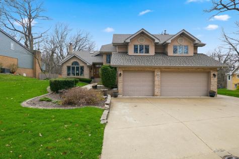 33 West Eureka Drive Lemont IL 60439