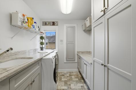 33 West Eureka Drive Lemont IL 60439
