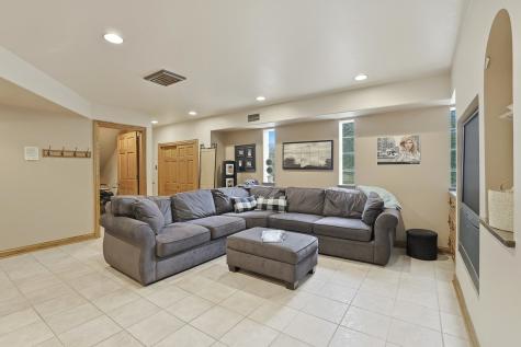 33 West Eureka Drive Lemont IL 60439