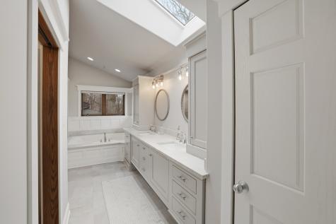 33 West Eureka Drive Lemont IL 60439