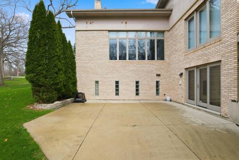 33 West Eureka Drive Lemont IL 60439