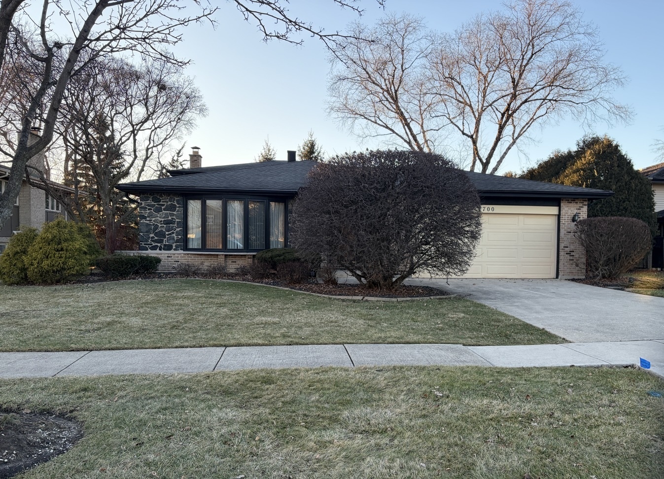 7700 Apple Tree Lane Willowbrook IL 60527