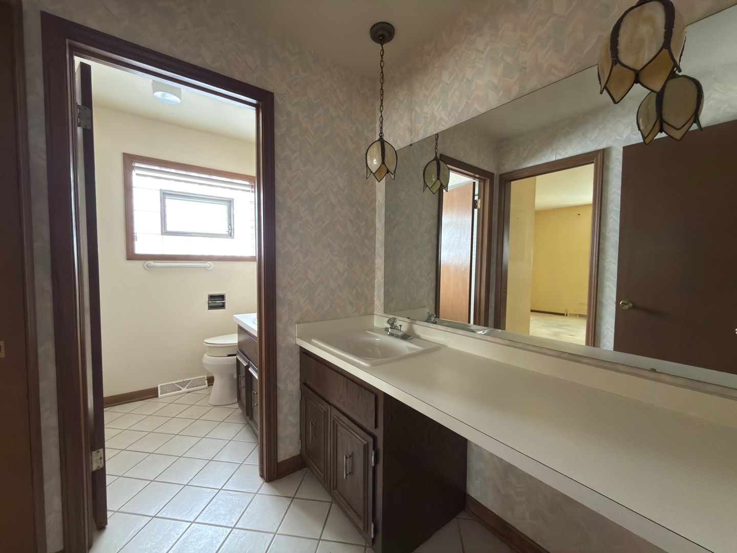 7700 Apple Tree Lane Willowbrook IL 60527