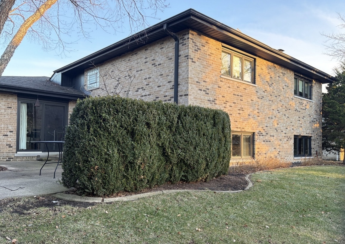 7700 Apple Tree Lane Willowbrook IL 60527