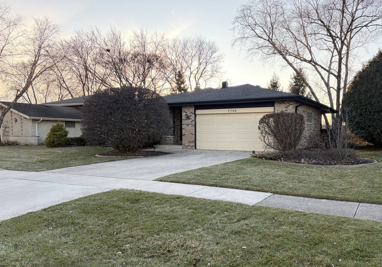 7700 Apple Tree Lane Willowbrook IL 60527