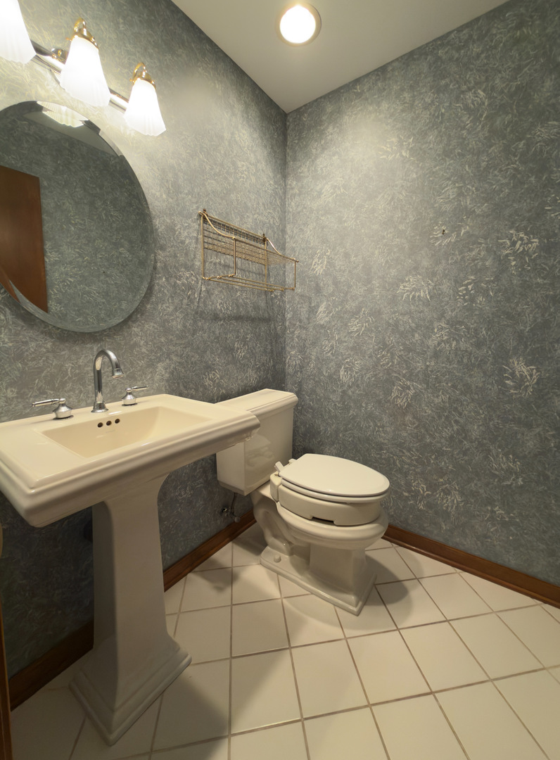 7700 Apple Tree Lane Willowbrook IL 60527