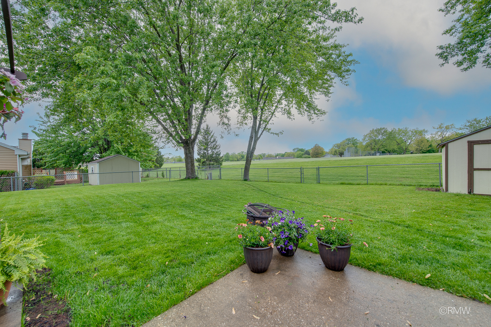 942 West Clearwater Street Roselle IL 60172