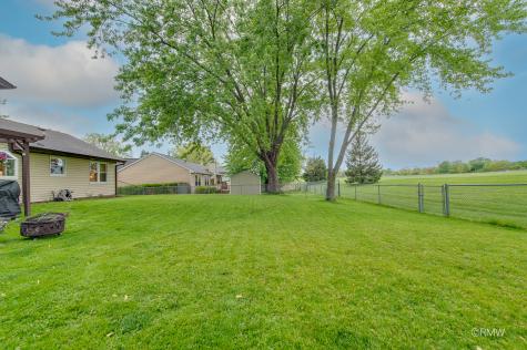 942 West Clearwater Street Roselle IL 60172