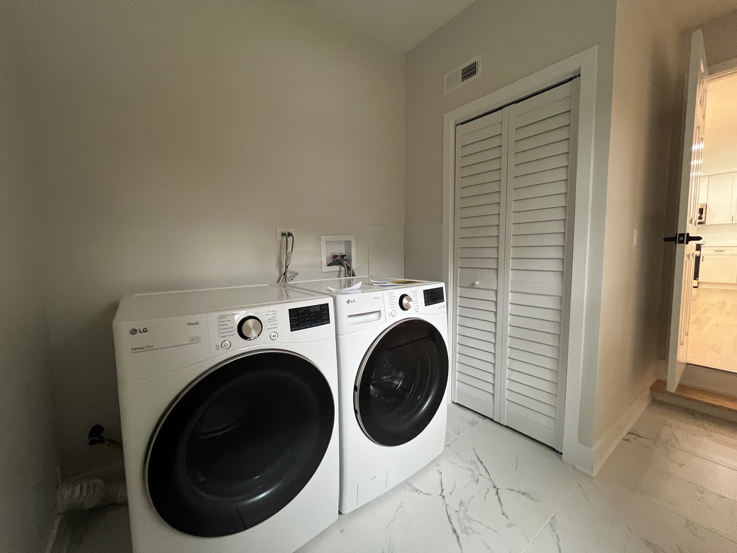 403 Burlington Avenue Clarendon Hills IL 60514