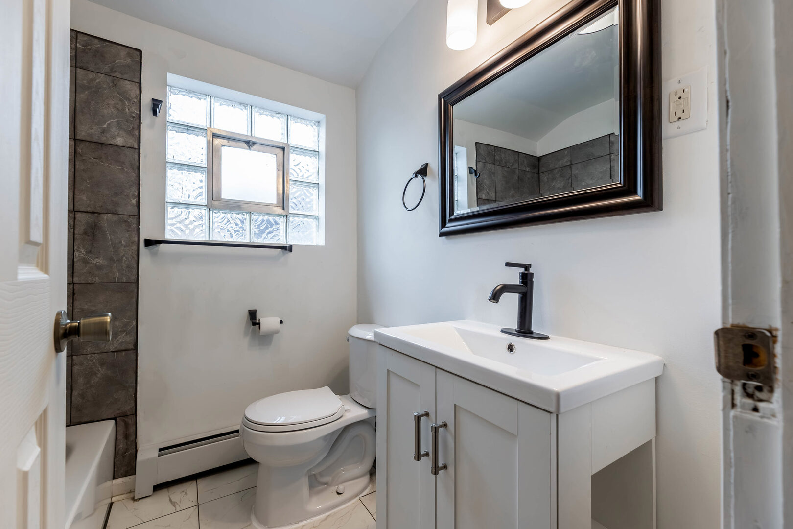 6519 South Oakley Avenue Chicago IL 60636