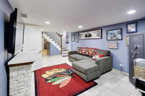 7937 West Elmgrove Drive Elmwood Park IL 60707