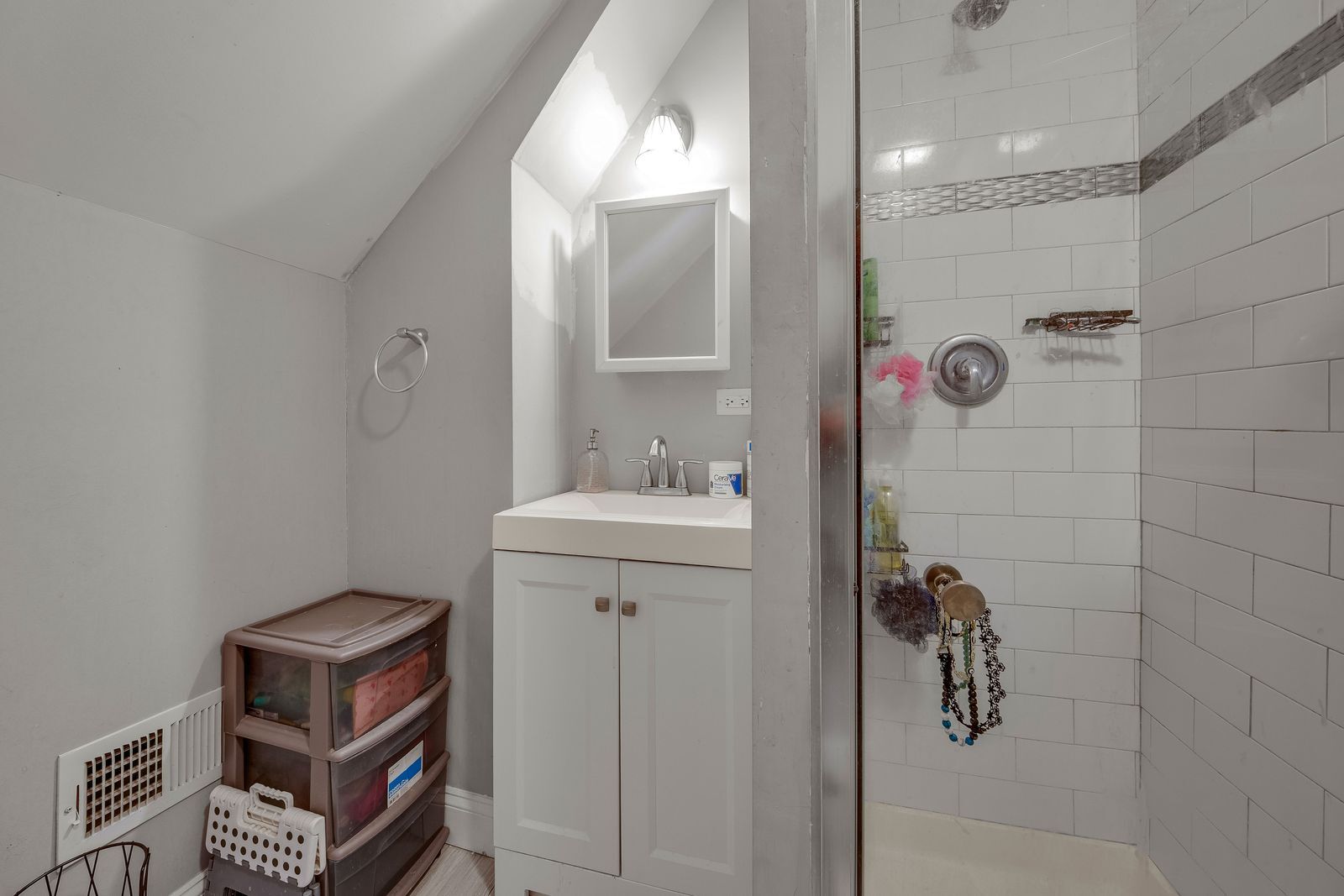 2053 North Lavergne Avenue Chicago IL 60639