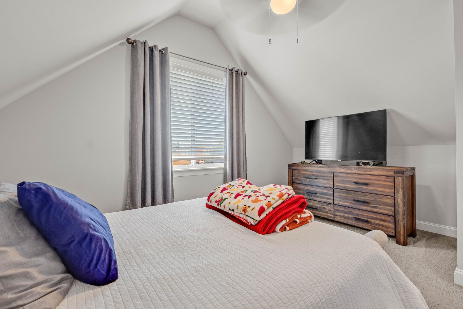 2053 North Lavergne Avenue Chicago IL 60639