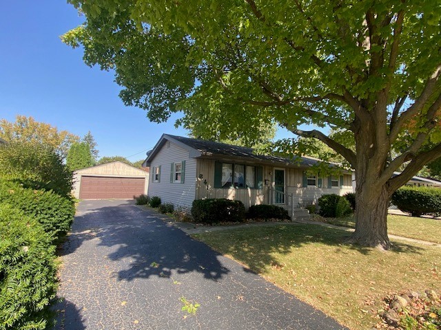 645 West 9th Street Belvidere IL 61008