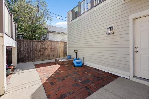 2131 West Melrose Street Chicago IL 60618