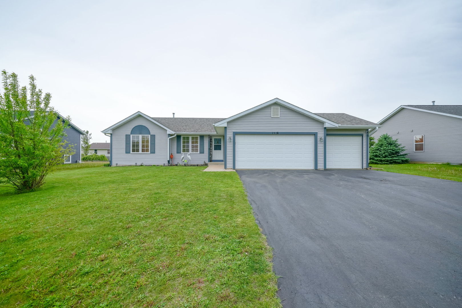 192 Prairie Moon Drive Davis Junction IL 61020