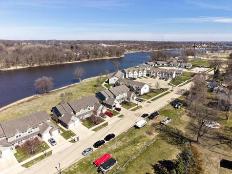 1715 West River Street Dixon IL 61021