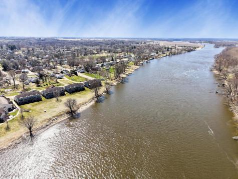 1715 West River Street Dixon IL 61021