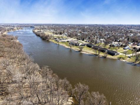 1715 West River Street Dixon IL 61021