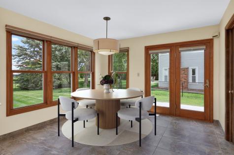 1694 Hampshire Drive Elk Grove Village IL 60007