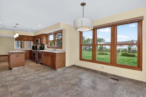 1694 Hampshire Drive Elk Grove Village IL 60007