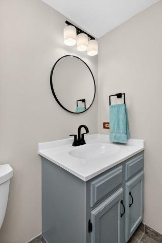 1694 Hampshire Drive Elk Grove Village IL 60007