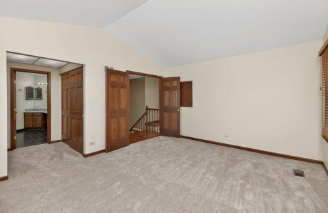 1694 Hampshire Drive Elk Grove Village IL 60007