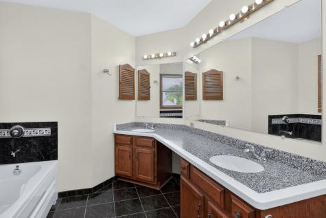 1694 Hampshire Drive Elk Grove Village IL 60007