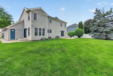 1694 Hampshire Drive Elk Grove Village IL 60007