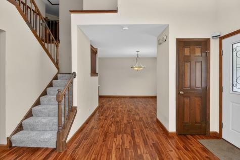 1694 Hampshire Drive Elk Grove Village IL 60007