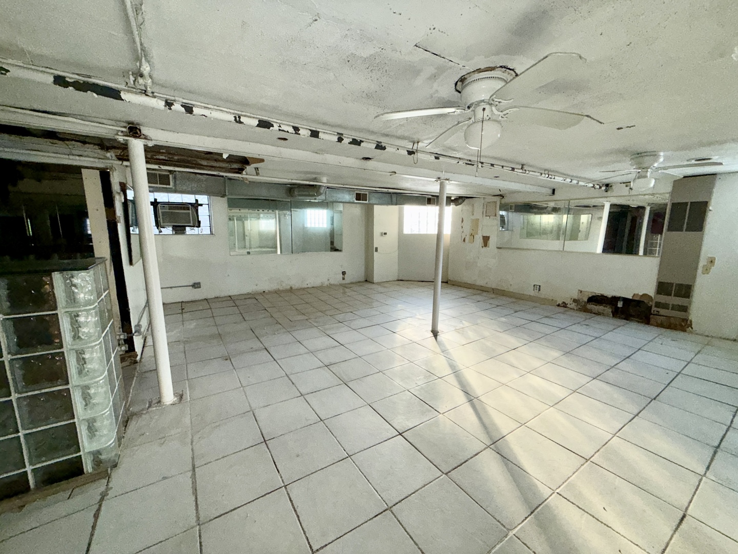 7741 South Oglesby Avenue Chicago IL 60649