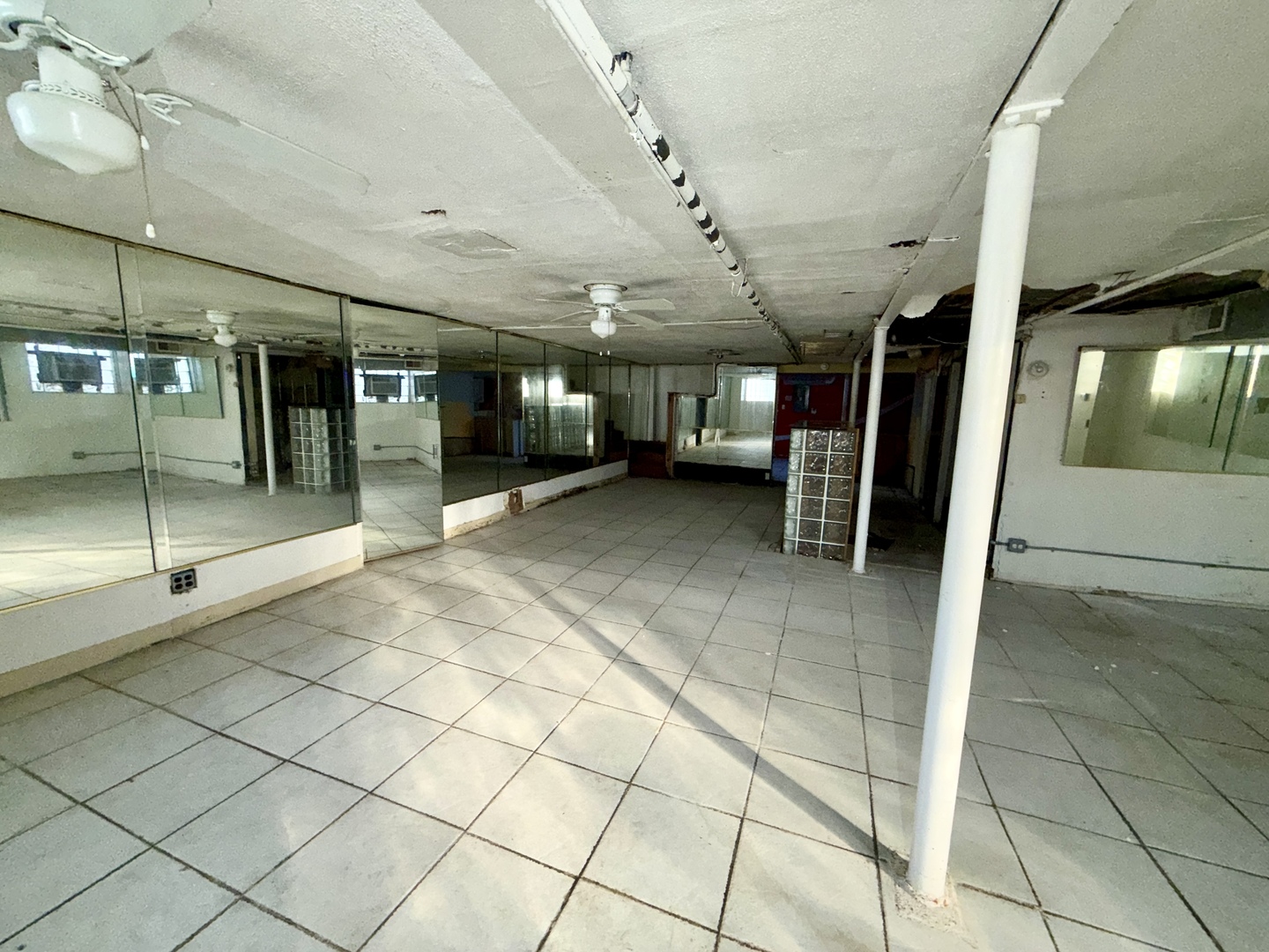 7741 South Oglesby Avenue Chicago IL 60649