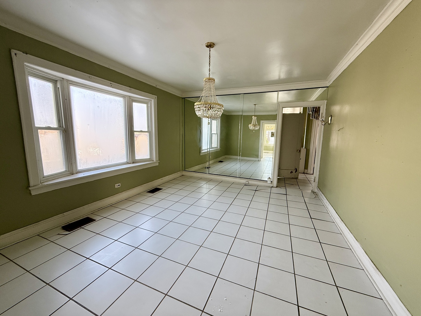 7741 South Oglesby Avenue Chicago IL 60649