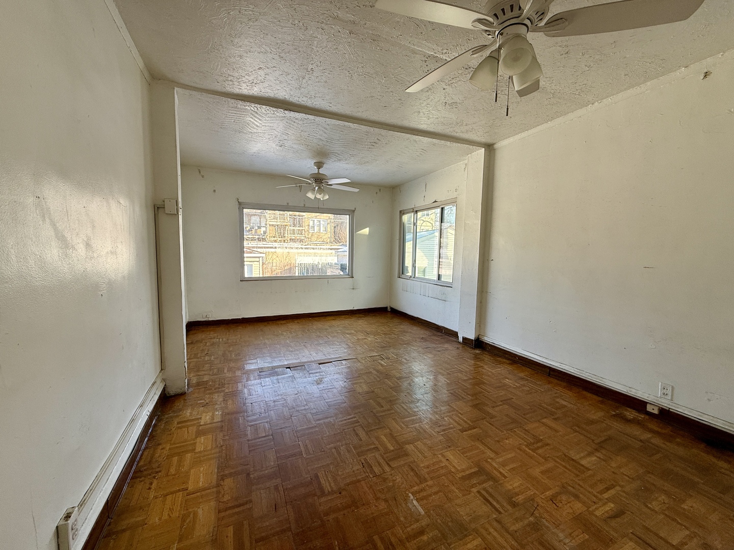 7741 South Oglesby Avenue Chicago IL 60649