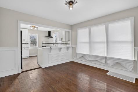 15661 State Street South Holland IL 60473