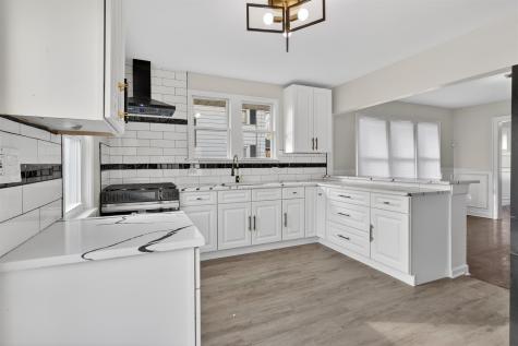 15661 State Street South Holland IL 60473