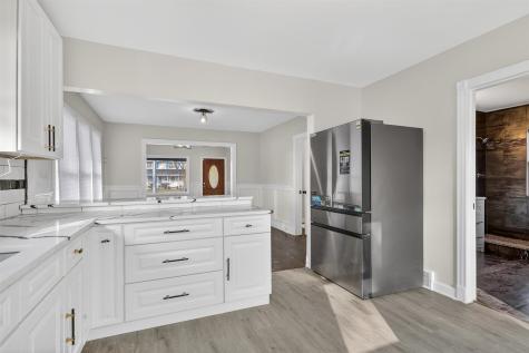 15661 State Street South Holland IL 60473