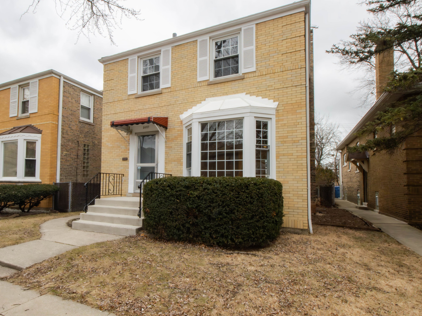 5627 North Fairfield Avenue Chicago IL 60659