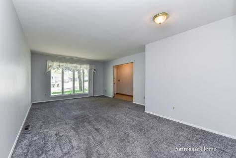 40 Cayman Drive Montgomery IL 60538
