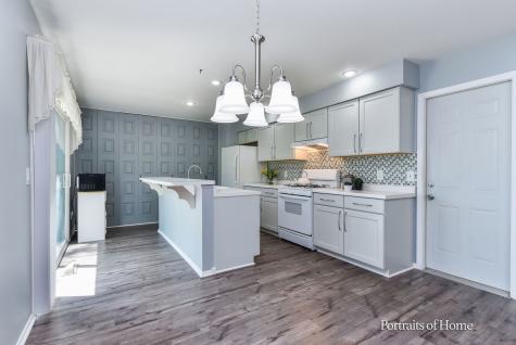 40 Cayman Drive Montgomery IL 60538