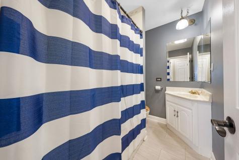 602 Bluff Court Streamwood IL 60107