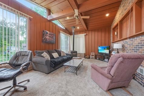 602 Bluff Court Streamwood IL 60107