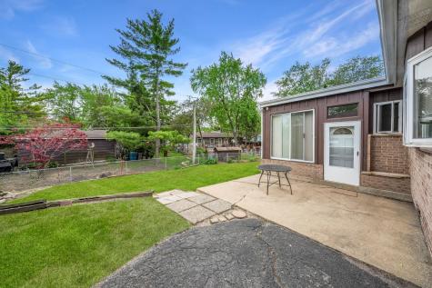 602 Bluff Court Streamwood IL 60107
