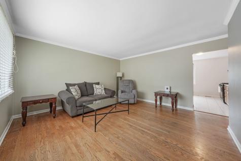 602 Bluff Court Streamwood IL 60107