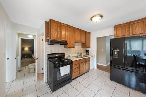 602 Bluff Court Streamwood IL 60107
